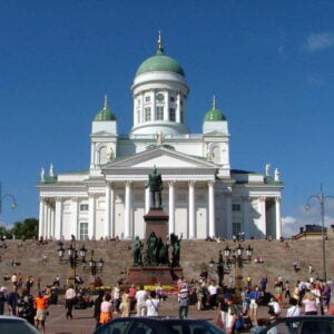 Senate_Square_and_Lutheran_Cathedral_in_Helsinki